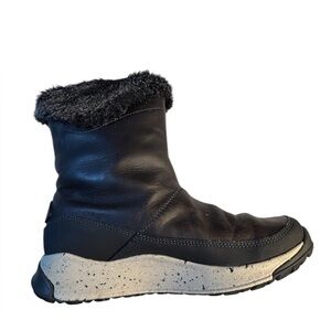 Chaco Women's WaterproofLeather WinterBoots S 7 BlackFauxFurLinedSlip-OnMid-Calf